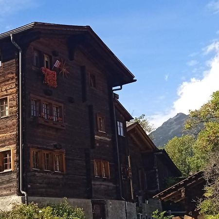 Heimeliges Walliserhaus Fiesch Zewnętrze zdjęcie
