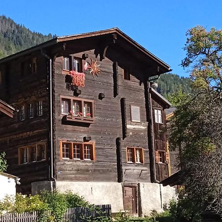 Heimeliges Walliserhaus Fiesch Zewnętrze zdjęcie